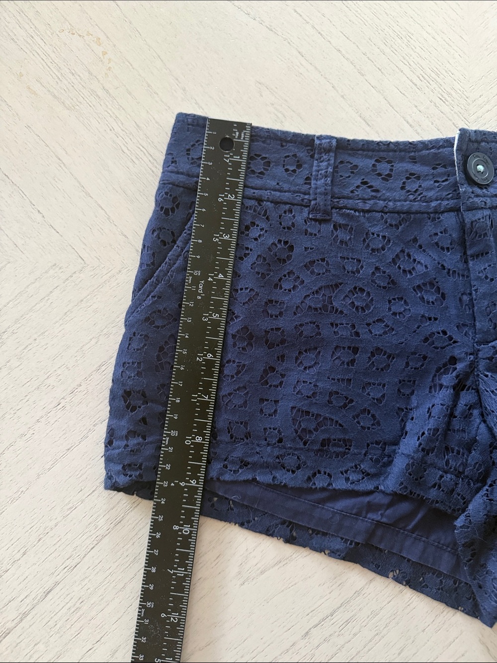 Lilly Pulitzer Navy Walsh Eyelet Lace Shorts Size 0 Cotton Flat Front - [PH1108] - Picture 2 of 7